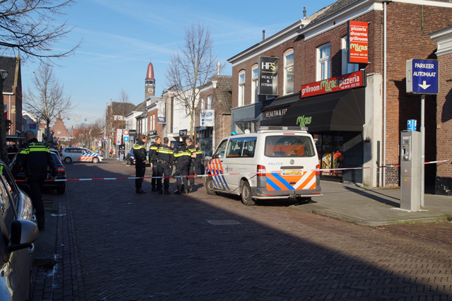 Meerdere waarschuwingsschoten gelost in winkelstraat in Waalwijk, agenten gewond bij arrestatie verwarde man (30)