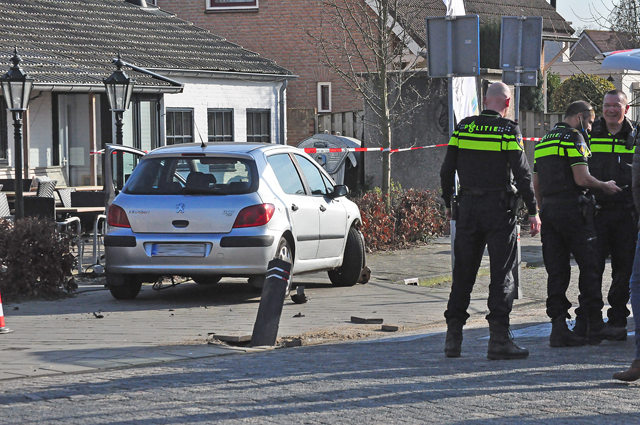 Politie lost schoten bij aanhouding van man (31) en vrouw (30) na ‘dolle’ achtervolging in Waalwijk