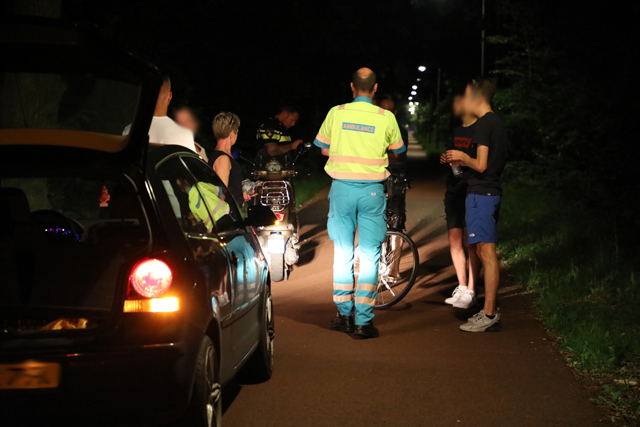 Scooter met twee mannen erop gaat onderuit in Waalwijk, passagier naar het ziekenhuis