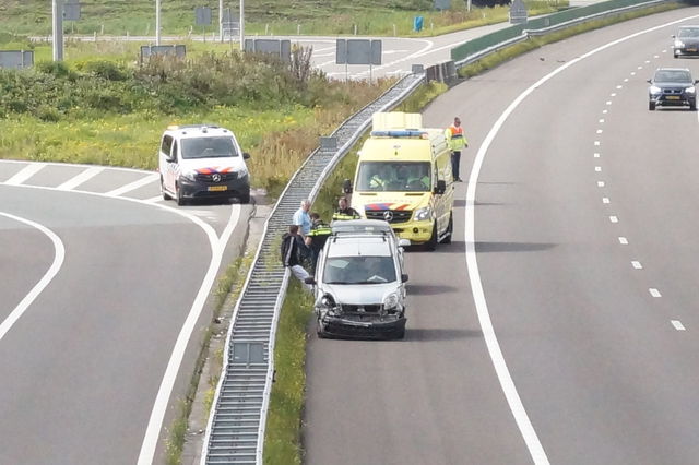 Auto beschadigd na ongeval op A59 bij Waalwijk richting Den Bosch