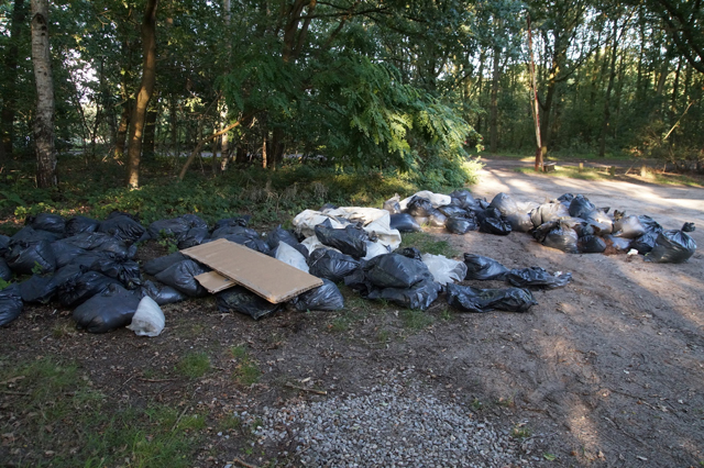 Honderd zakken met hennepafval gedumpt in Waalwijk