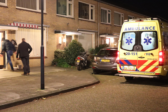 Scooterrijder gewond na knal tegen huis in Waalwijk