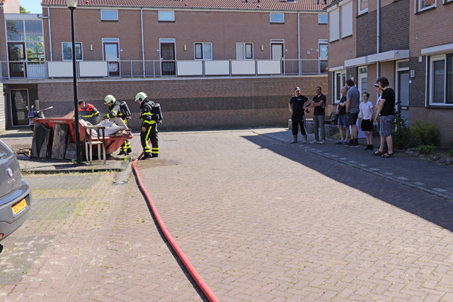 Container met afval in brand aan de Tom Mandersstraat Waalwijk