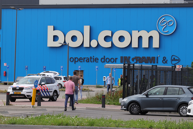 Gewapende overval door meerdere daders op distributiecentrum Bol.com in Waalwijk