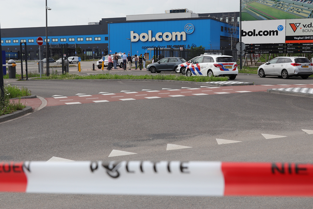 Gewapende overval door meerdere daders op distributiecentrum Bol.com in Waalwijk