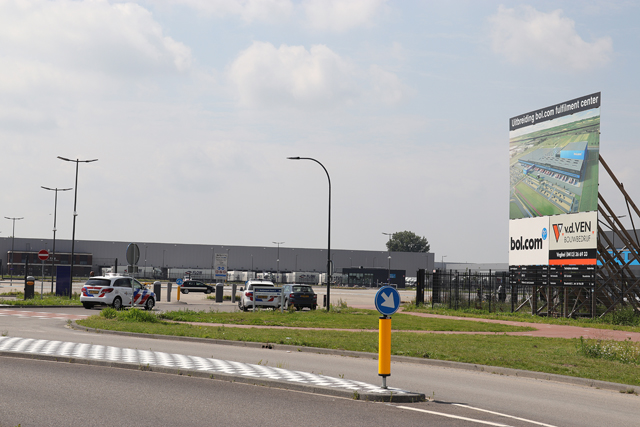 Gewapende overval door meerdere daders op distributiecentrum Bol.com in Waalwijk