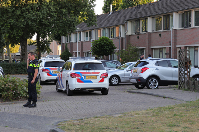 Veel politie in wijk Zanddonk Waalwijk