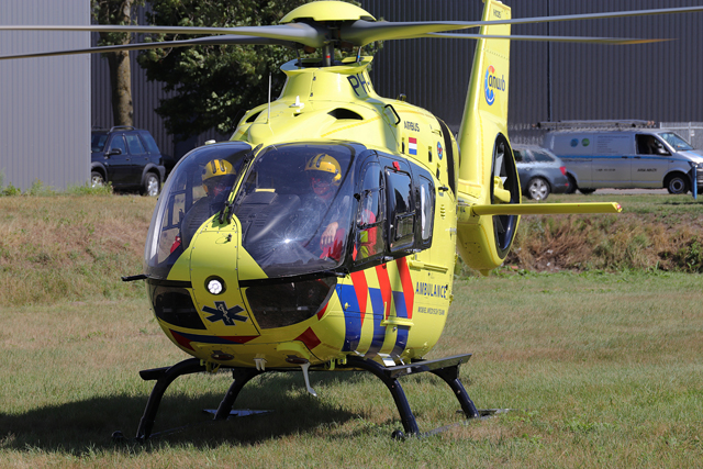 Traumahelikopter ingezet bij bedrijfsongeval aan de Sluisweg Waalwijk