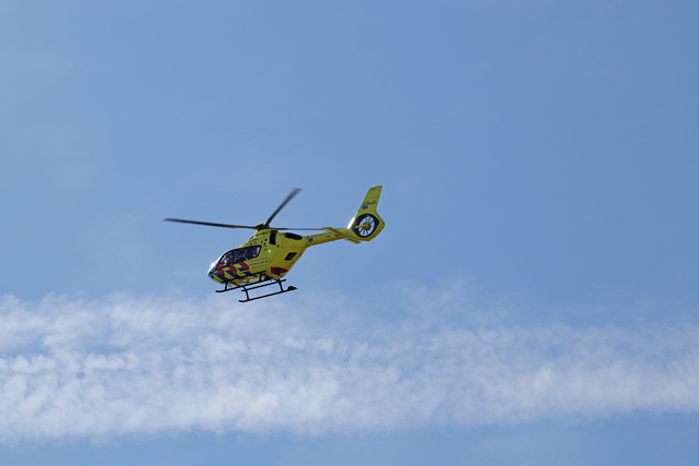 Traumahelikopter ingezet bij bedrijfsongeval aan de Sluisweg Waalwijk