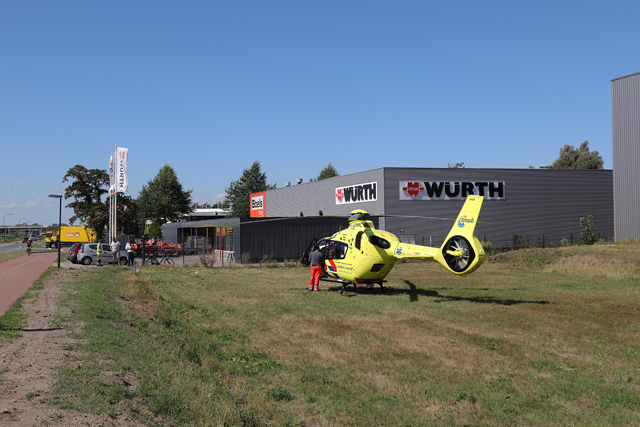 Traumahelikopter ingezet bij bedrijfsongeval aan de Sluisweg Waalwijk