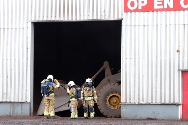 Broei bij cacao-opslag A.Stam aan de Vijzelweg Waalwijk