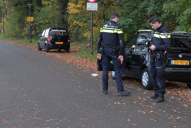 Politiecontrole met lasergun aan de Akkerlaan Waalwijk
