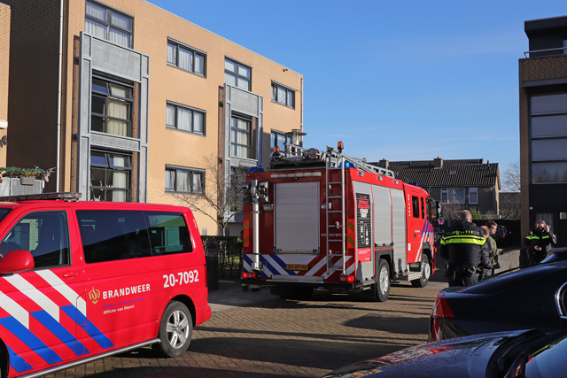 Brandweer rukt uit voor vreemde lucht in gebouw van stichting Prisma Waalwijk