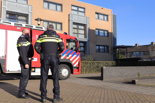 Brandweer rukt uit voor vreemde lucht in gebouw van stichting Prisma Waalwijk