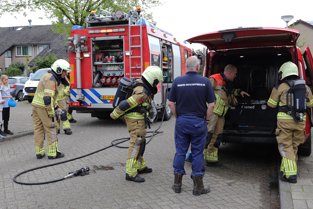 Brand in bestelbusje aan de Alexander Voormolenstraat Waalwijk