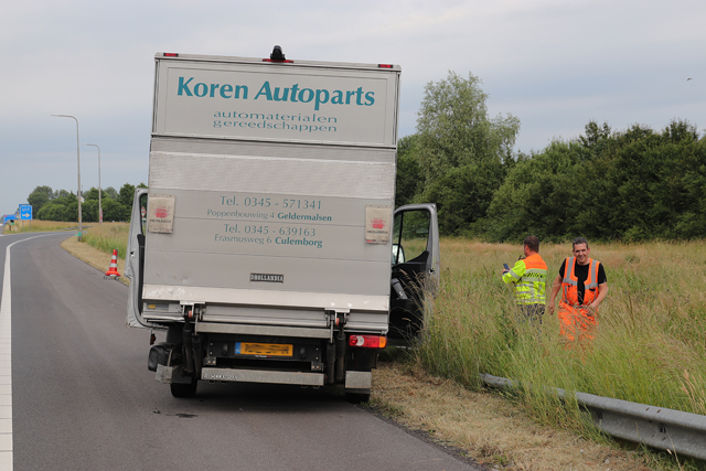 Veel schade na ongeval op de A59 (Maasroute) Waalwijk