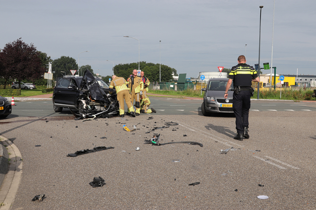 Flinke aanrijding aan de Weteringweg Waalwijk