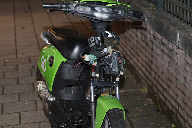 GO Sharing scooter opgeblazen aan de Grotestraat Waalwijk