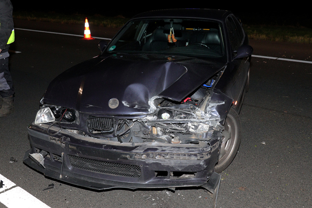 Automobilist botst met auto tegen vangrail op de A59 (Maasroute) Waalwijk