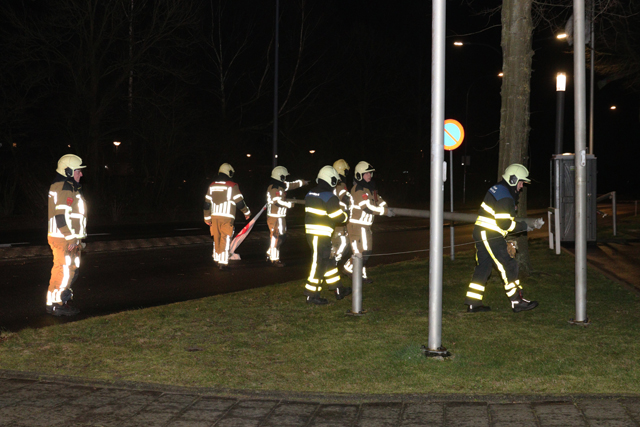 Vlaggenmast dreigt naar beneden te vallen aan de Reigerbosweg Waalwijk