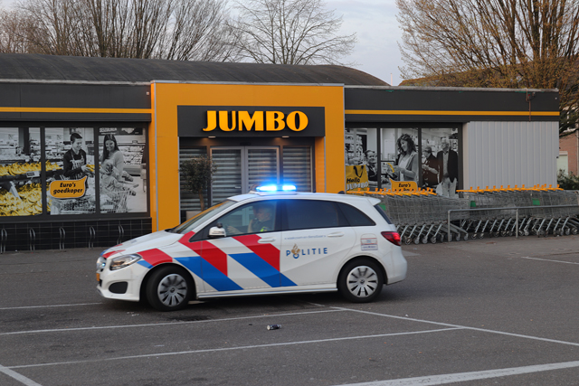 Gewapende overval op supermarkt Jumbo aan de Grotestraat Waalwijk