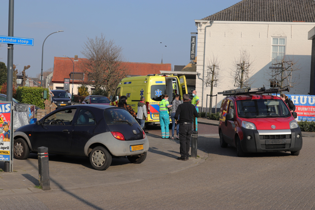 Aanrijding op kruising aan het Laageinde Waalwijk
