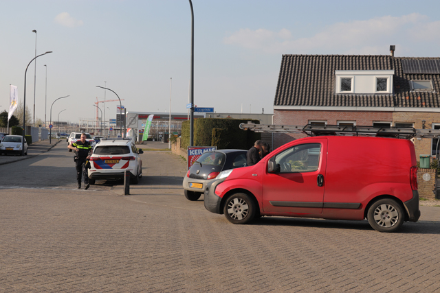 Aanrijding op kruising aan het Laageinde Waalwijk