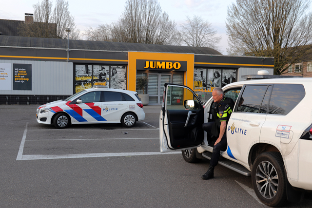 Gewapende overval op supermarkt Jumbo aan de Grotestraat Waalwijk