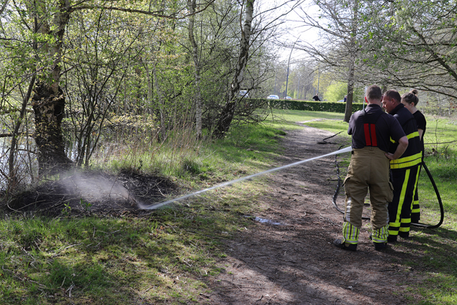 Buitenbrandje in bossen aan de Drunenseweg Waalwijk