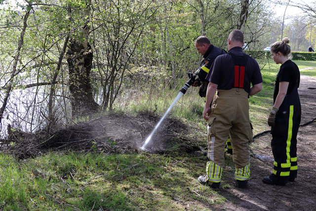 Buitenbrandje in bossen aan de Drunenseweg Waalwijk