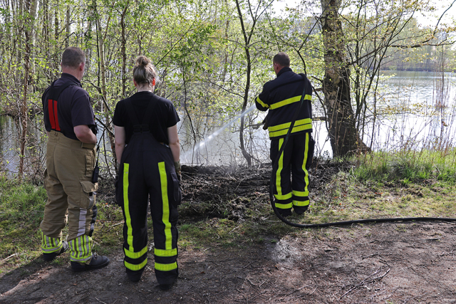 Buitenbrandje in bossen aan de Drunenseweg Waalwijk