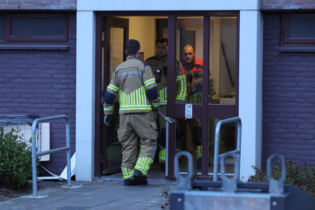 Man geboeid afgevoerd na incident in flat aan de Noordstraat Waalwijk