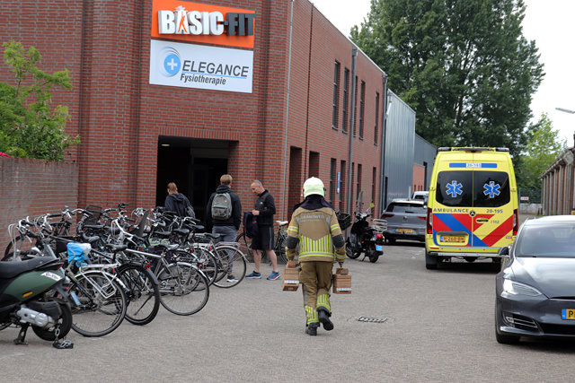 Man zit met voet bekneld tussen crosstrainer in sportschool aan de Eerste Zeine Waalwijk
