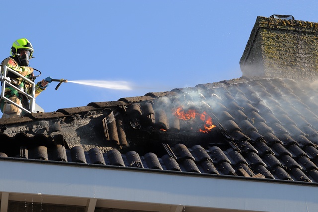 Flinke brand in woning aan de Jan van Goyenstraat Waalwijk