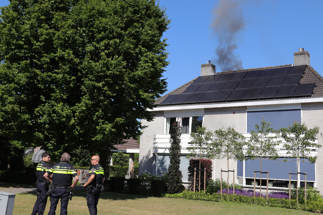 Flinke brand in woning aan de Jan van Goyenstraat Waalwijk