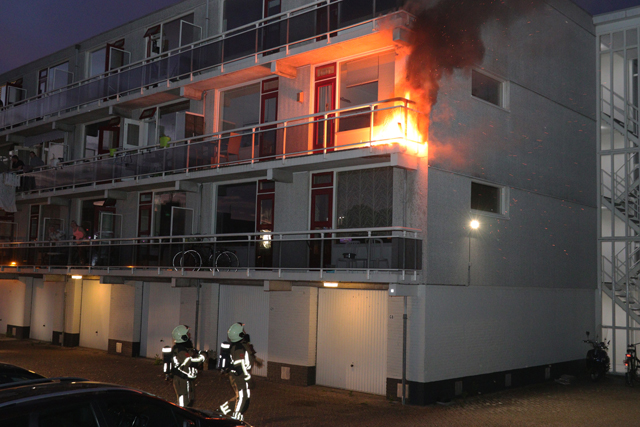 Felle brand op balkon aan de Heulstraat Waalwijk