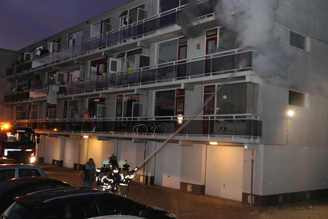 Felle brand op balkon aan de Heulstraat Waalwijk