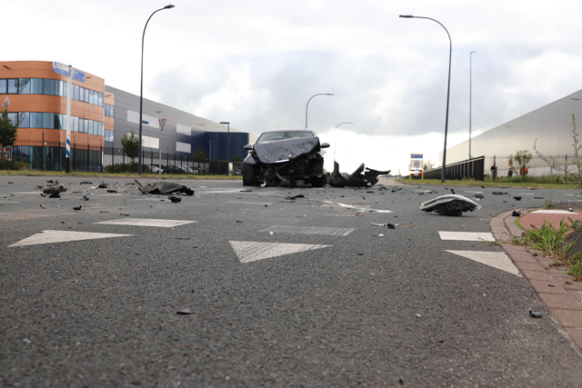 Flinke aanrijding op kruising aan de Kloosterheulweg Waalwijk