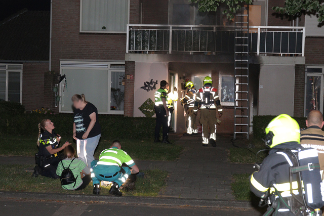 Uitslaande woningbrand aan de Eerste Zeine Waalwijk