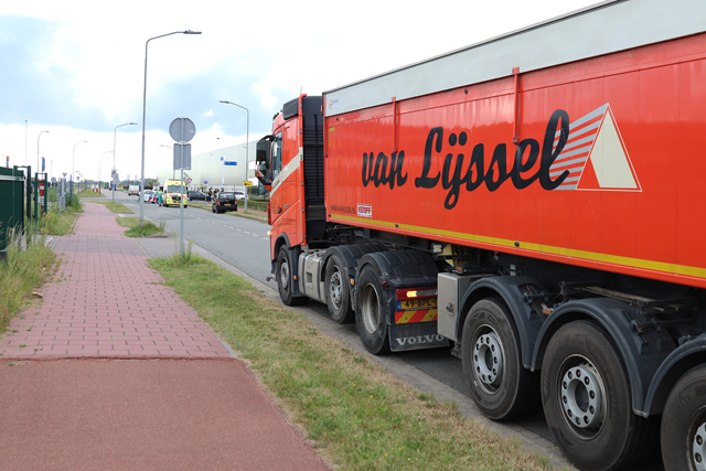 Flinke aanrijding op kruising aan de Kloosterheulweg Waalwijk