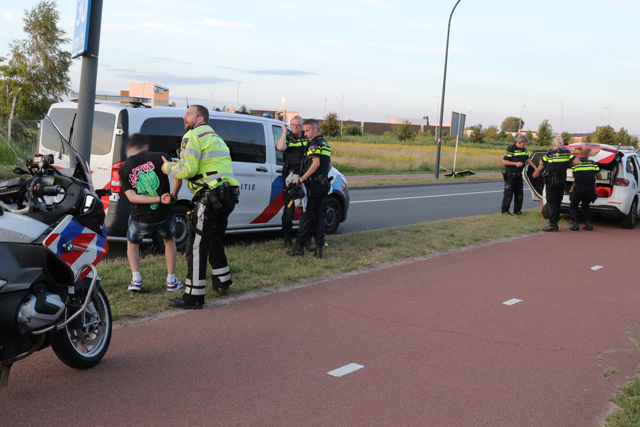 Drie jongens in de boeien geslagen na bedreiging met mes in bus aan het Vredesplein Waalwijk