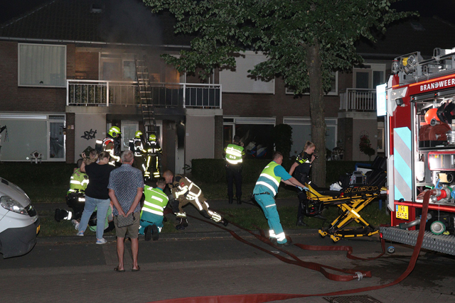 Uitslaande woningbrand aan de Eerste Zeine Waalwijk
