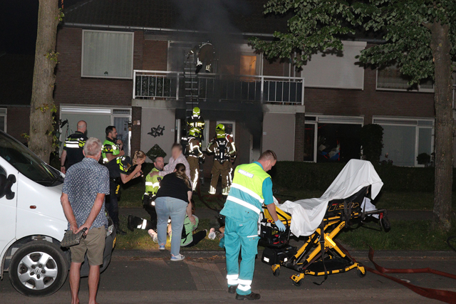 Uitslaande woningbrand aan de Eerste Zeine Waalwijk