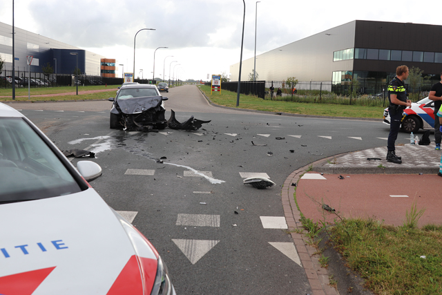 Flinke aanrijding op kruising aan de Kloosterheulweg Waalwijk