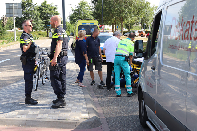 Vrouw raakt gewond na aanrijding met bestelbus aan de Taxandriaweg Waalwijk