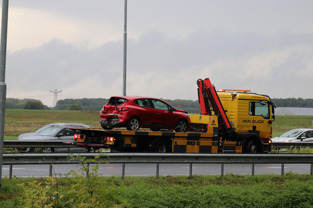 Flinke file door ongeval op de A59 (Maasroute) Waalwijk