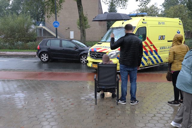 Vrouw raakt lichtgewond na ongeval aan de Prof. Piersonstraat Waalwijk