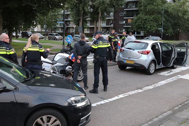 Politie houdt elf personen aan Groenewoudlaan Waalwijk