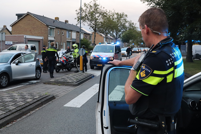 Politie houdt elf personen aan Groenewoudlaan Waalwijk