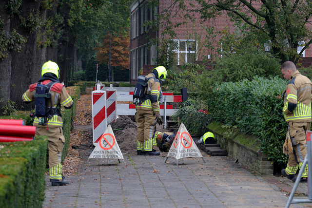 Brandweer rukt uit voor gaslek aan de Dr. Mollerlaan Waalwijk